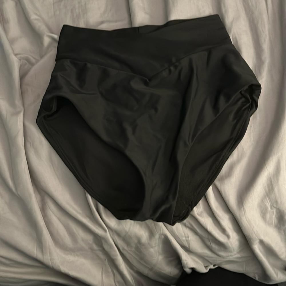 Aerie full coverage crossover bathing suit bottoms